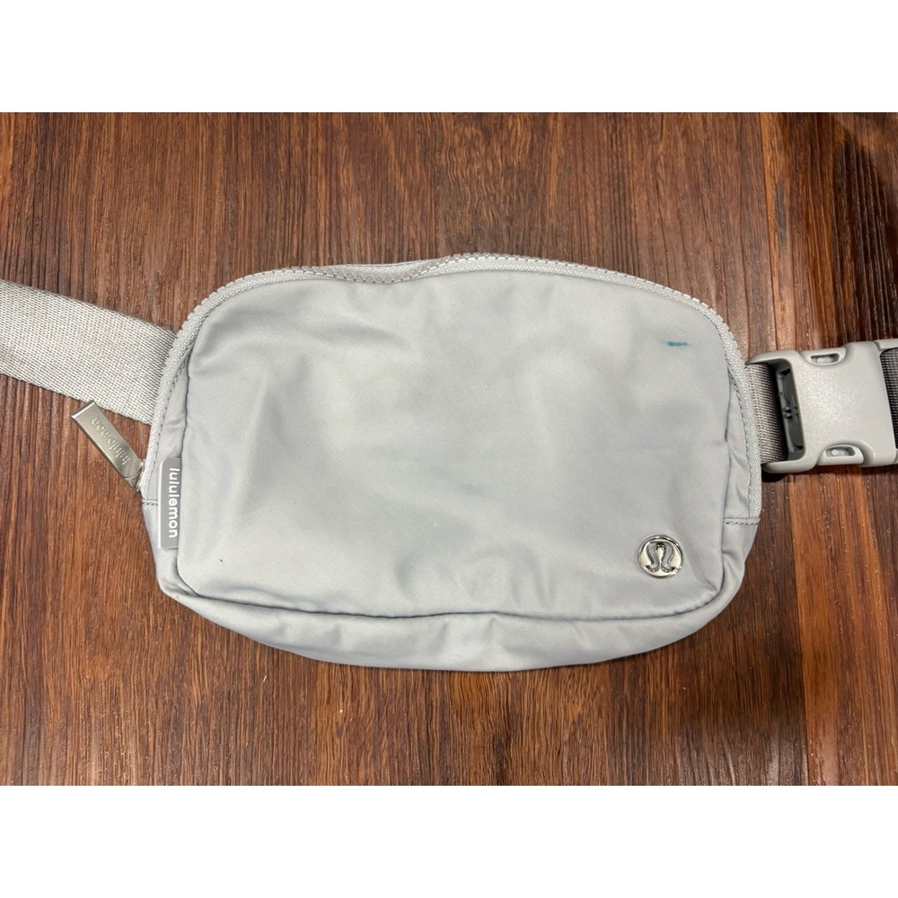 Set Of 2 Lululemon Silver And Yellow Fanny Bag Belt Bag Cross Body 7.5"x2"x5" - Picture 3 of 16